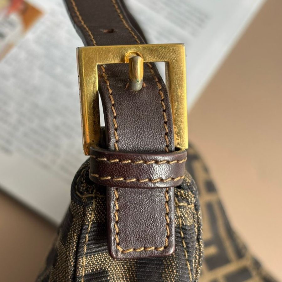 ::FENDI:: 金釦!!經典花紋大款法棍 肩背包 腋下包 VINTAGE-3