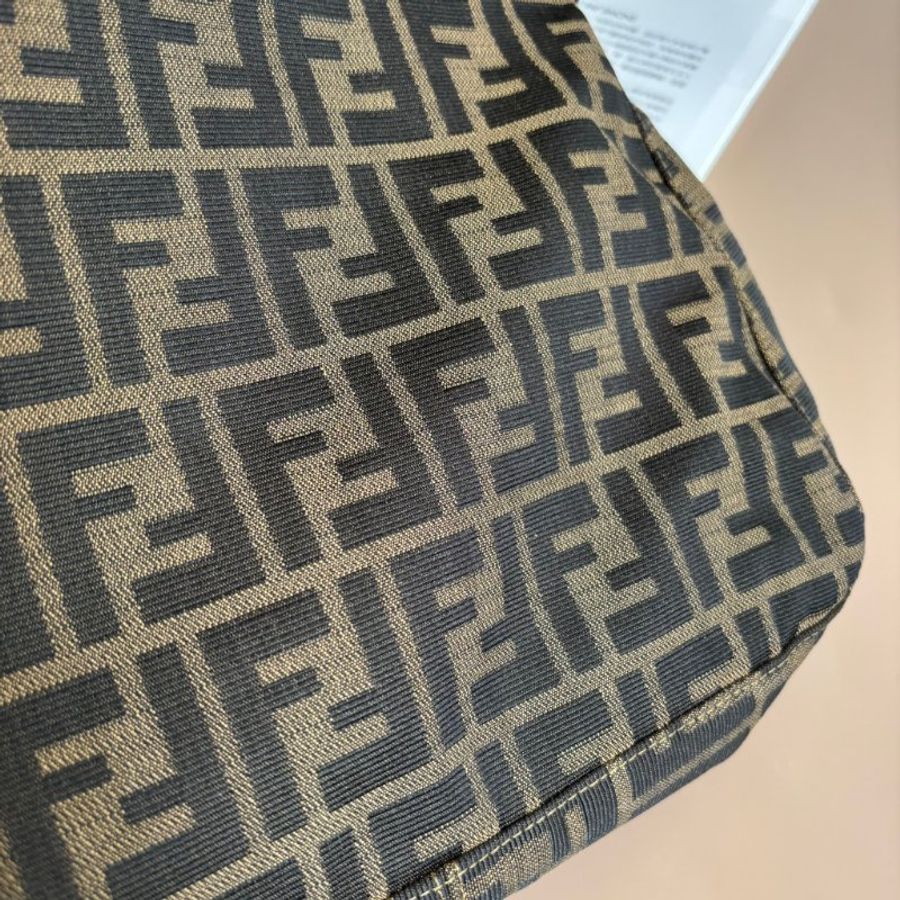::FENDI:: 金釦!!經典花紋大款法棍 肩背包 腋下包 VINTAGE-12