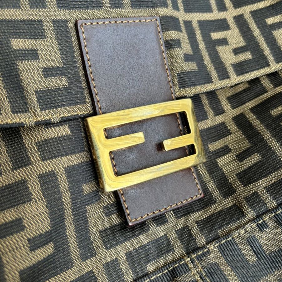 ::FENDI:: 金釦!!經典花紋大款法棍 肩背包 腋下包 VINTAGE-28