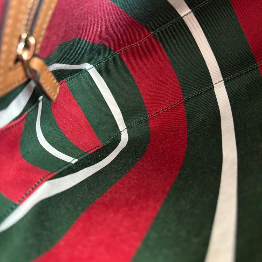 ::GUCCI:: Emblem 滿版花紋 拼接棕色皮革中號肩背包 托特包-24