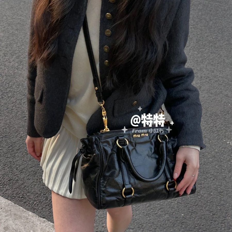 (🌷限時優惠中)🏷️MIUMIU.黑金油蠟皮 機車包-27
