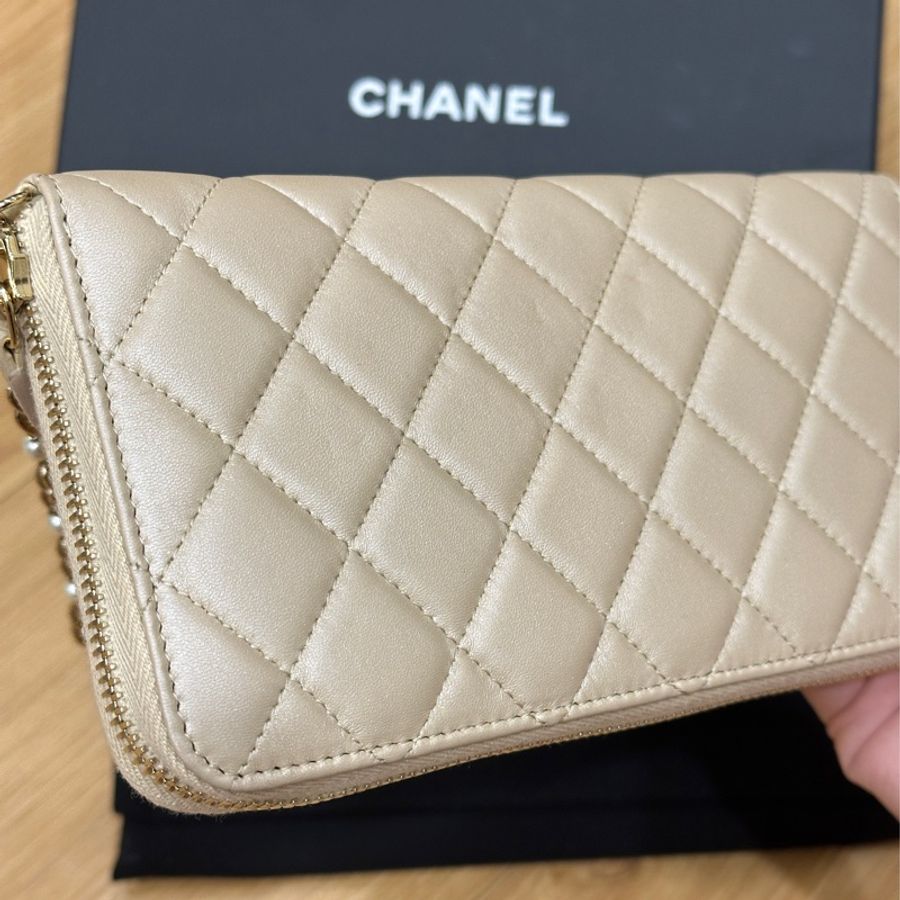 新年發財 錢包🧧CHANEL 香奈兒 香檳金 小羊皮 珍珠鏈條 拉鍊長夾 喜歡來議價❤️-9