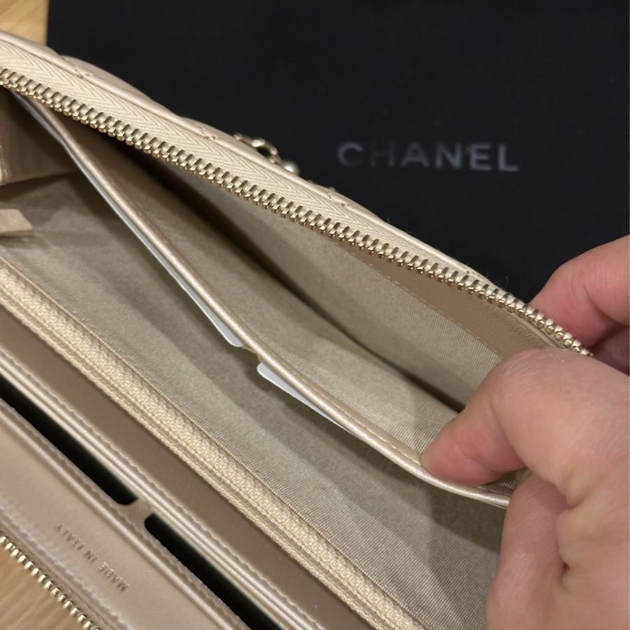 新年發財 錢包🧧CHANEL 香奈兒 香檳金 小羊皮 珍珠鏈條 拉鍊長夾 喜歡來議價❤️-24