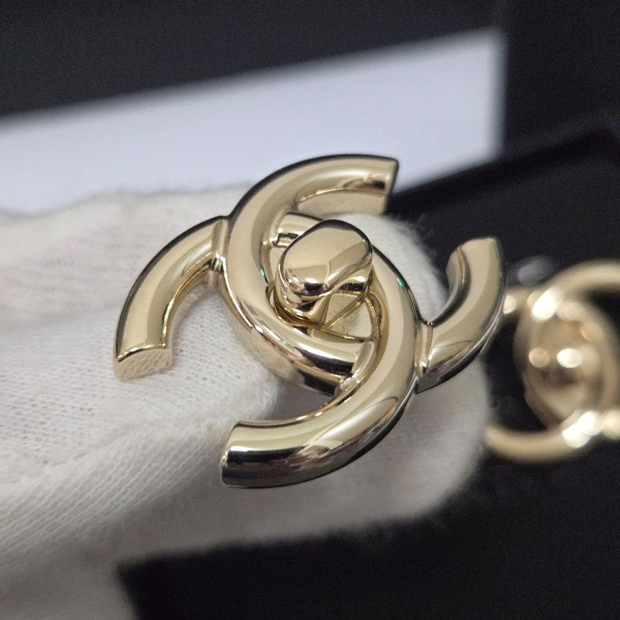 香奈兒 Chanel 書包釦金色雙C logo 耳環-9