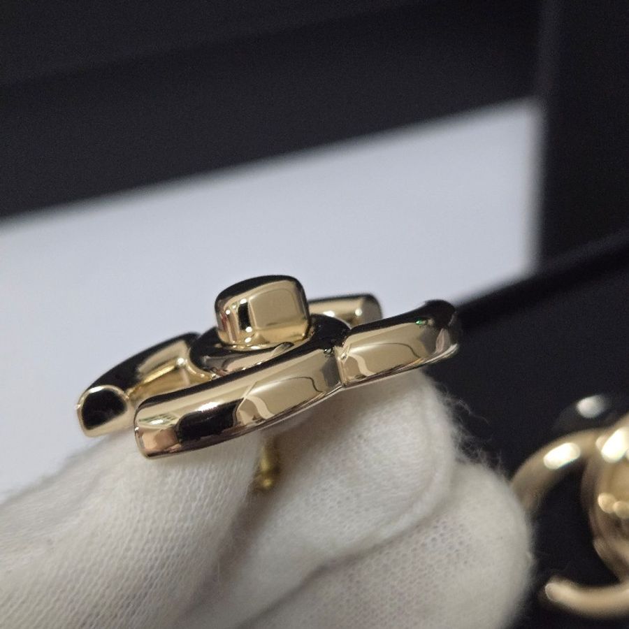 香奈兒 Chanel 書包釦金色雙C logo 耳環-10