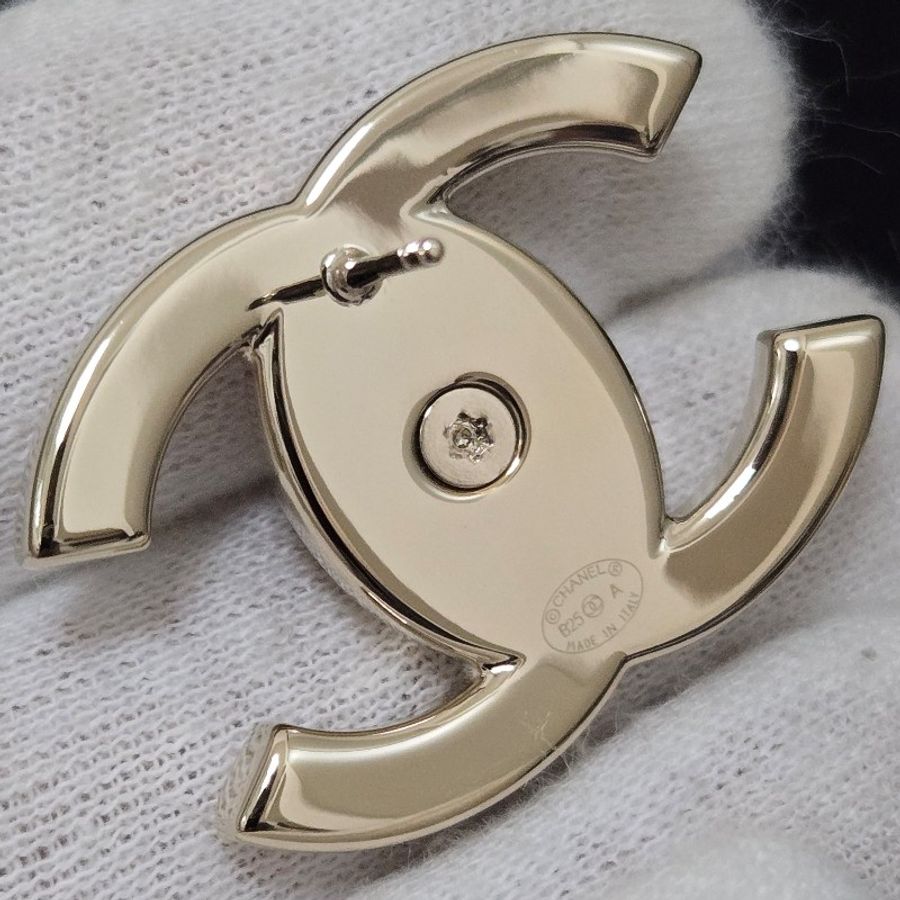 香奈兒 Chanel 書包釦金色雙C logo 耳環-17