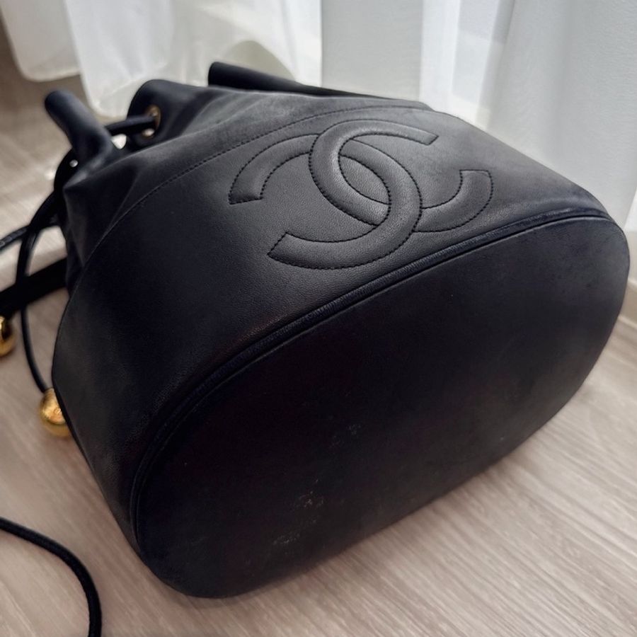 CHANEL 黑色水桶包 22開-2