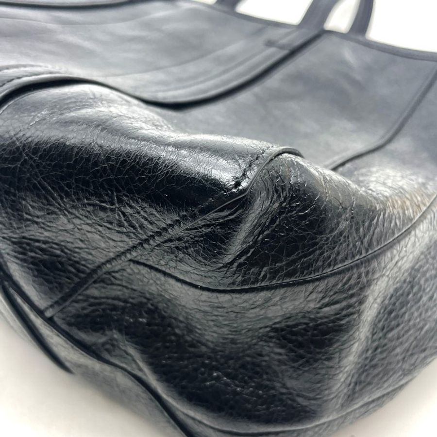 BALENCIAGA黑色皺摺油蠟皮托特包-5