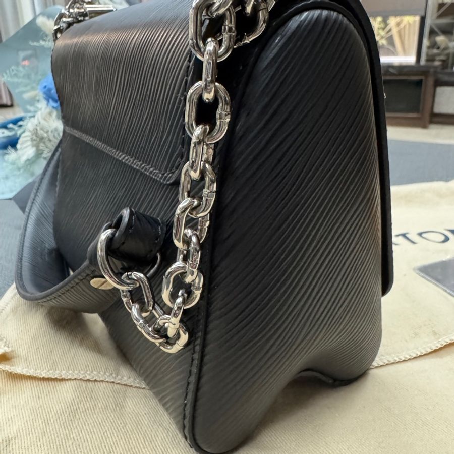 LV Twist PM小型鏈帶包(黑銀水波紋)-20