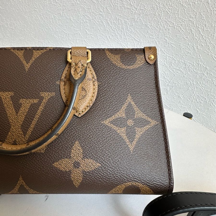 lv on the go最新款 斜背包-4