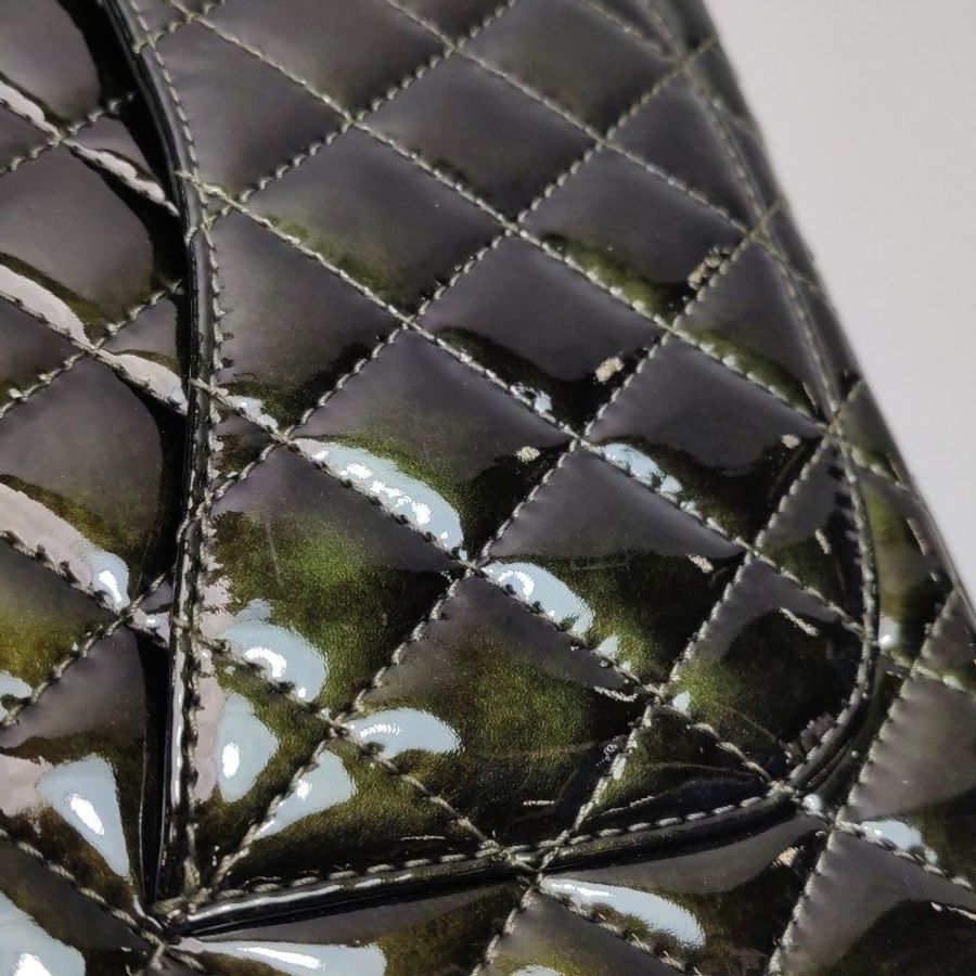 Chanel 2.55 Flag Bag 季節限定款 大號 漆皮 菱格 絎縫 長方形旋扣 單肩包-12