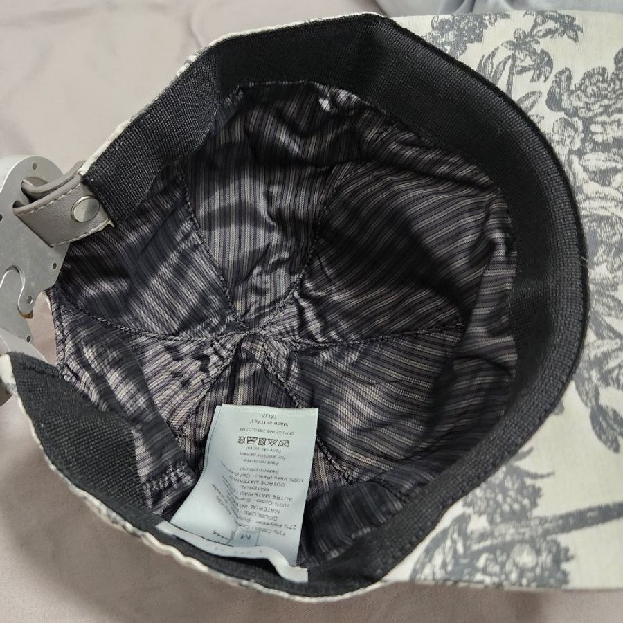 迪奧DIOR 紋繡工藝拼皮金屬釦鴨舌帽-2