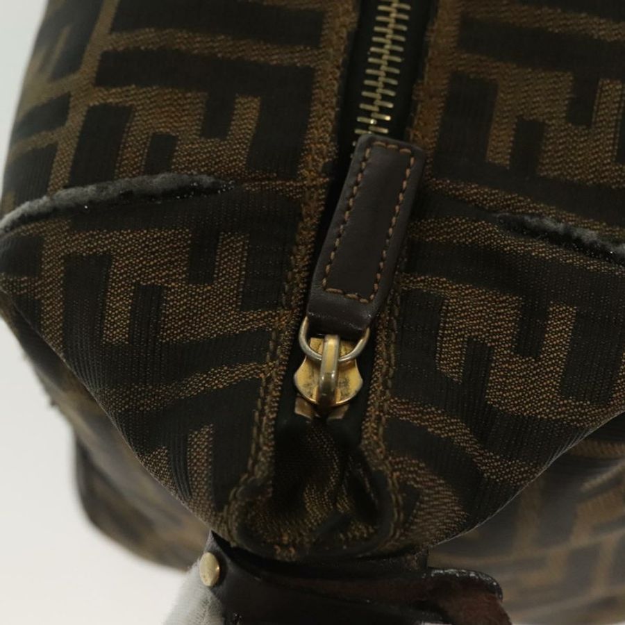 【日本直送】FENDI Zucca帆布化妝包,黑色、棕色、金色,正品編號136534-18