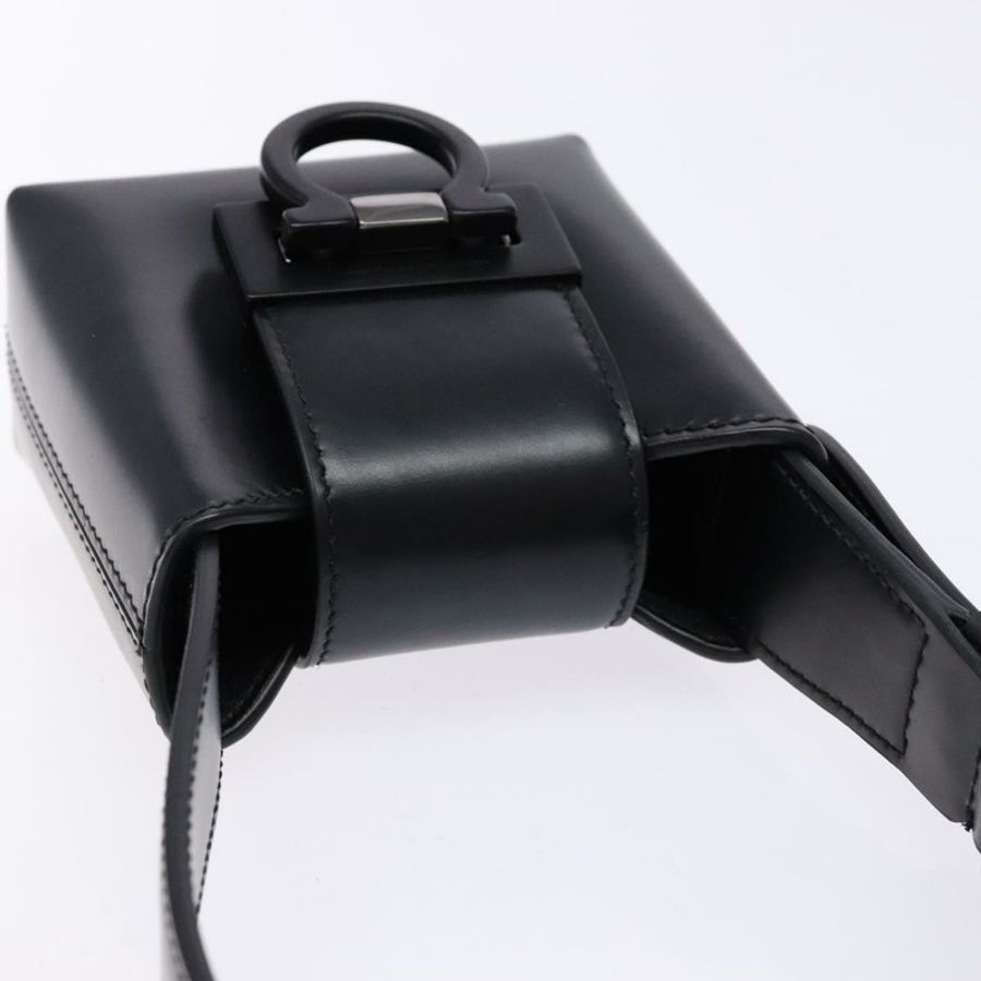 【日本直送】Salvatore Ferragamo Gancini 手袋 皮革 黑色 銀色 正品 137178-5