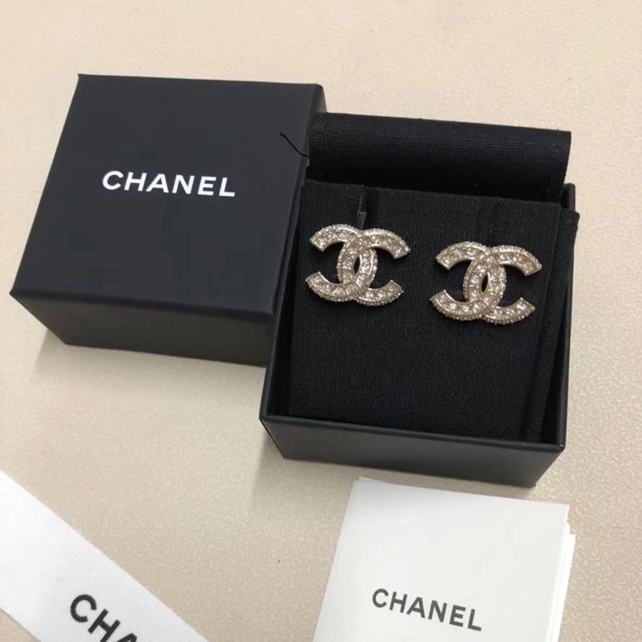 chanel 經典款 A86504 淡金色水鑽耳環-1