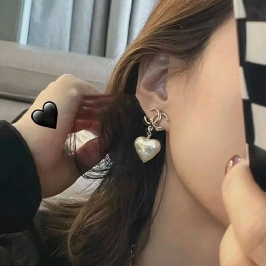 Chanel 垂吊心型 Logo耳環-5