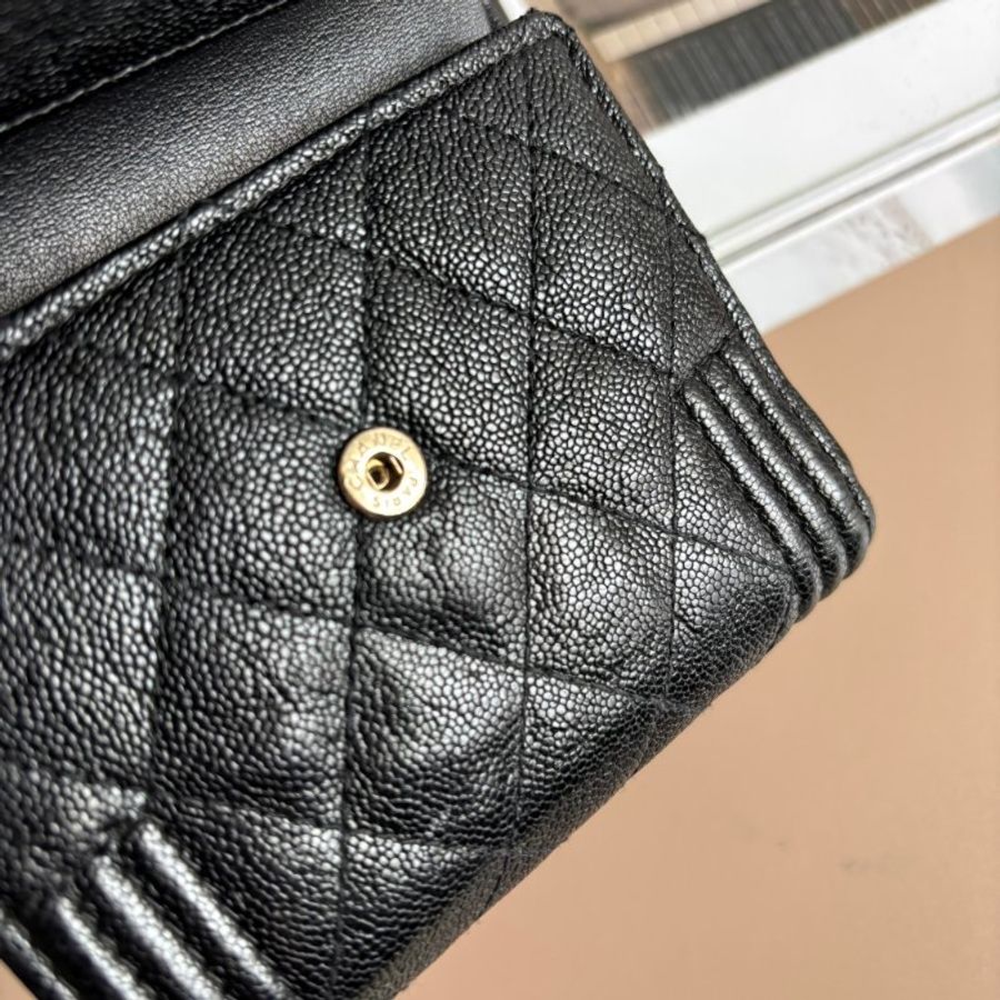 ::CHANEL:: BOY 金釦經典小型口蓋皮夾-17