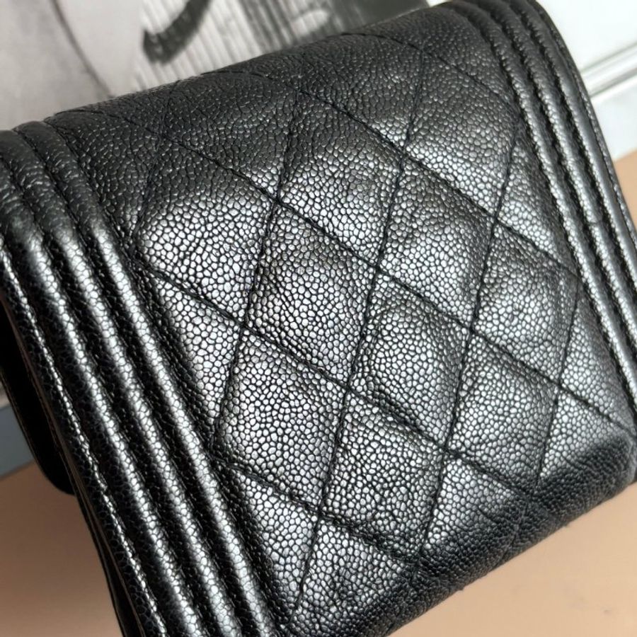 ::CHANEL:: BOY 金釦經典小型口蓋皮夾-21