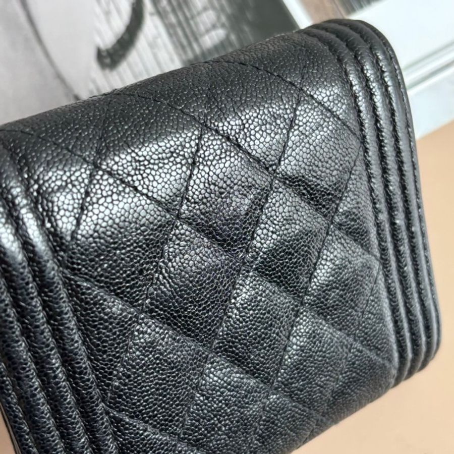 ::CHANEL:: BOY 金釦經典小型口蓋皮夾-23
