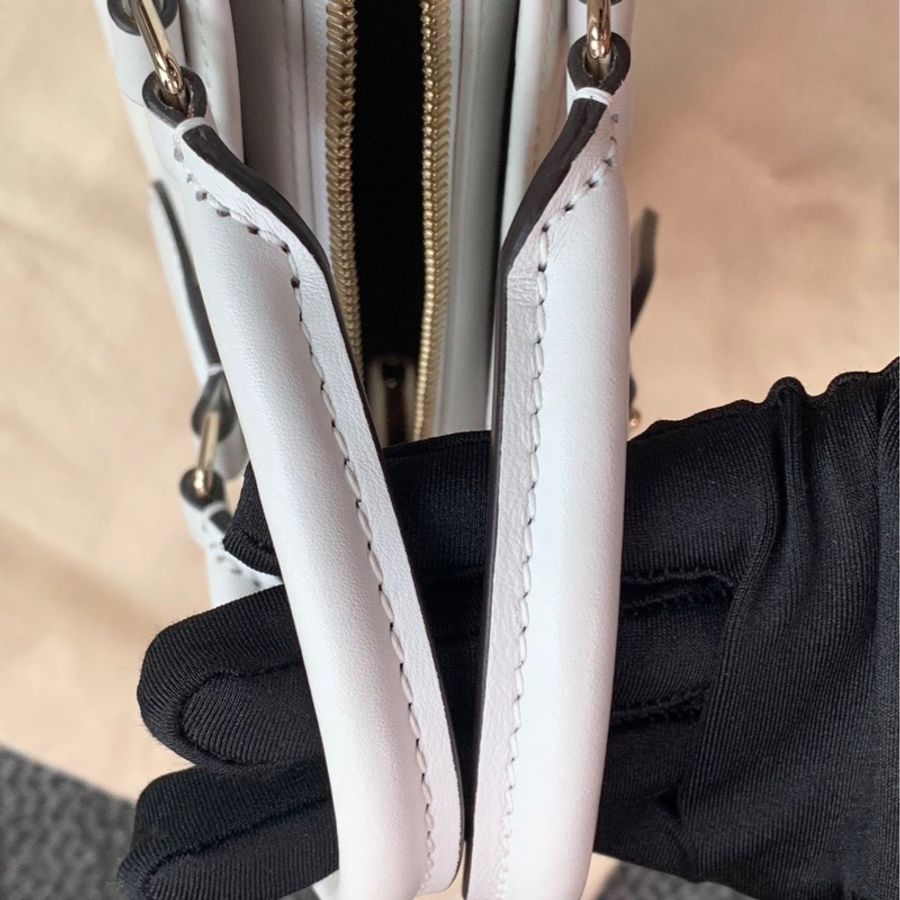 Louis Vuitton onthego east west 情人節限定 手提 斜挎包 🤍-16