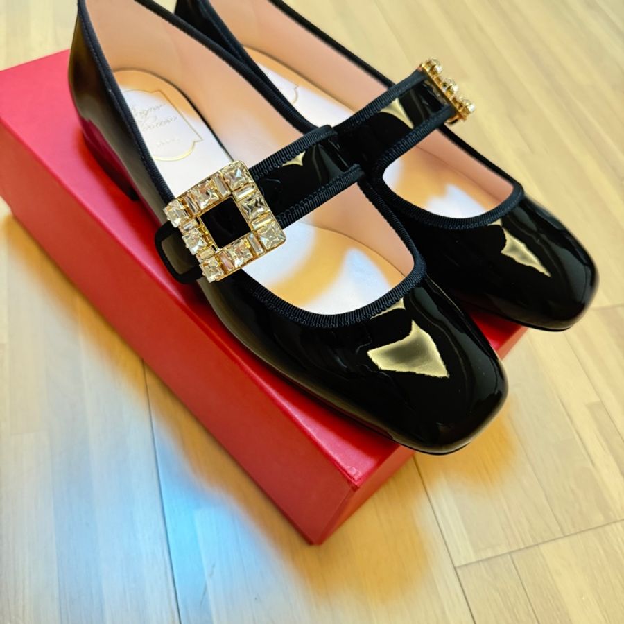 Roger Vivier 帶鑽Tres Viv 瑪莉珍鞋 低跟-0