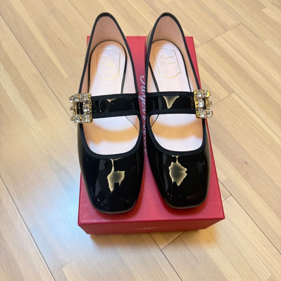 Roger Vivier 帶鑽Tres Viv 瑪莉珍鞋 低跟-1