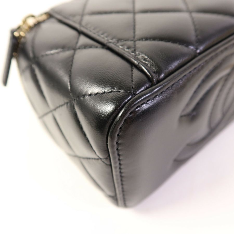 CHANEL 牛皮皮革Vanity Case鏈帶肩背袋-12