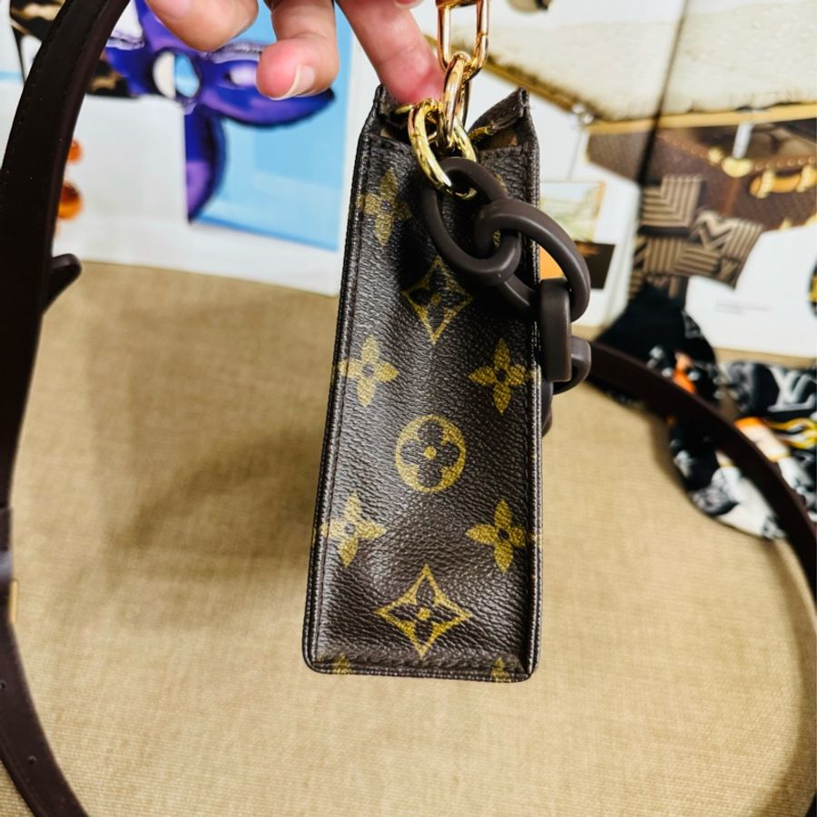 售 二手 真品 Louis Vuitton 經典花紋斜背 絕版19 化妝包 洗漱包 盥洗包-3