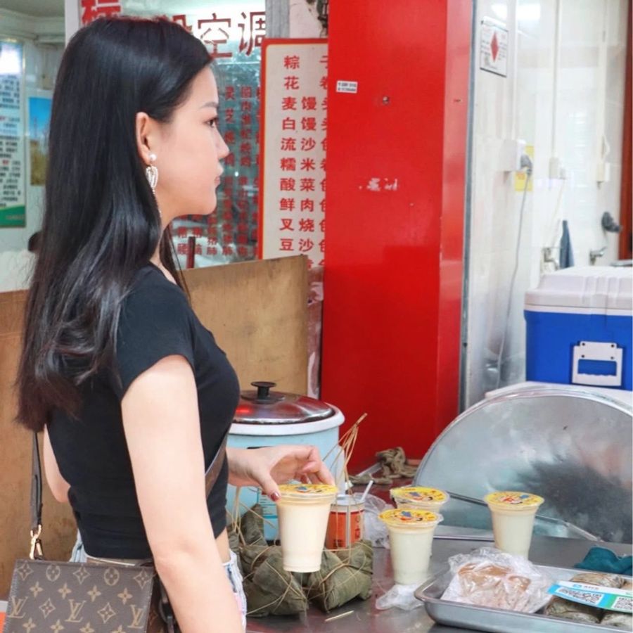 售 二手 真品 Louis Vuitton 經典花紋斜背 絕版19 化妝包 洗漱包 盥洗包-12