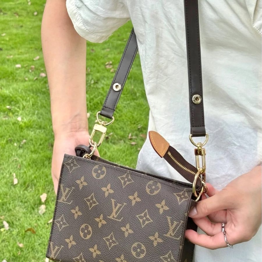 售 二手 真品 Louis Vuitton 經典花紋斜背 絕版19 化妝包 洗漱包 盥洗包-16