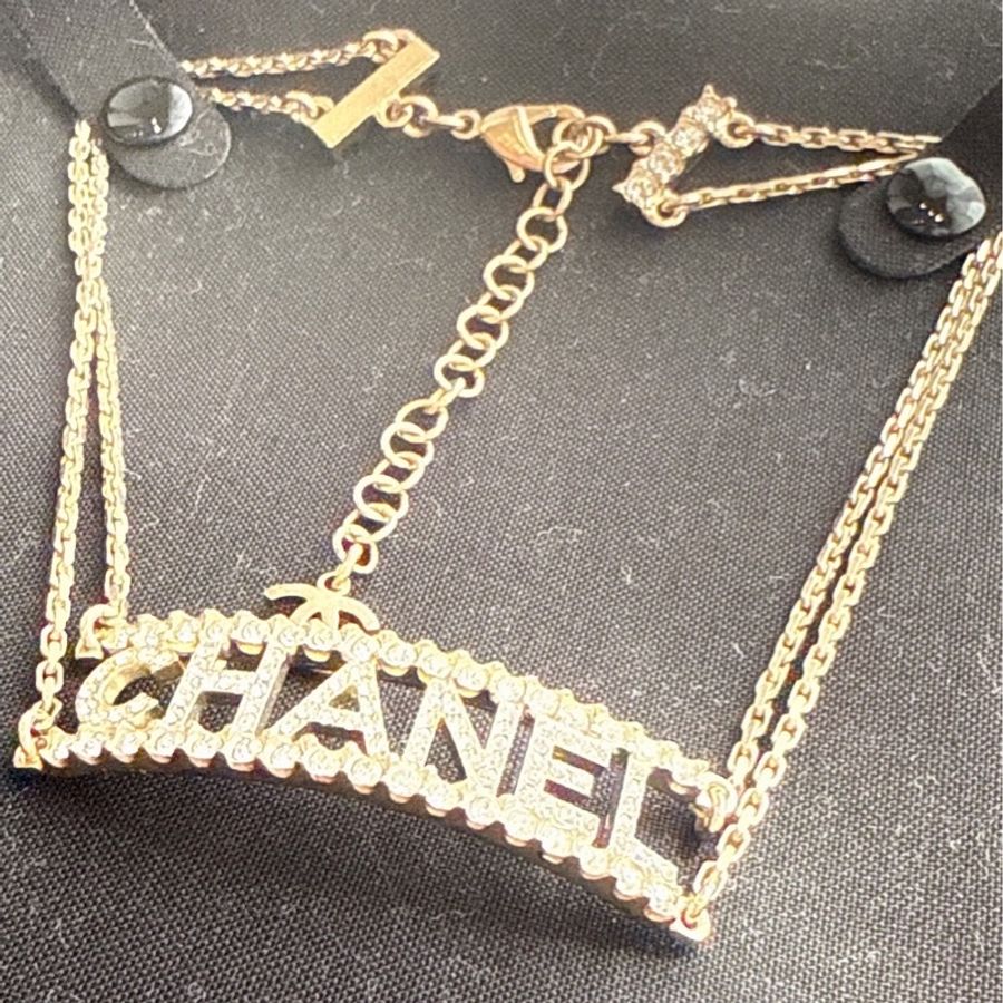 CHANEL 22S水鑽字母項鍊-1