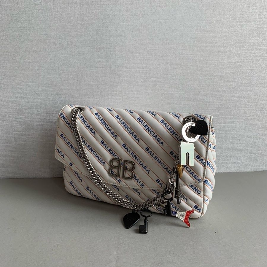 Balenciaga 巴黎世家 BB 限量款徽章鏈條包🤍-3