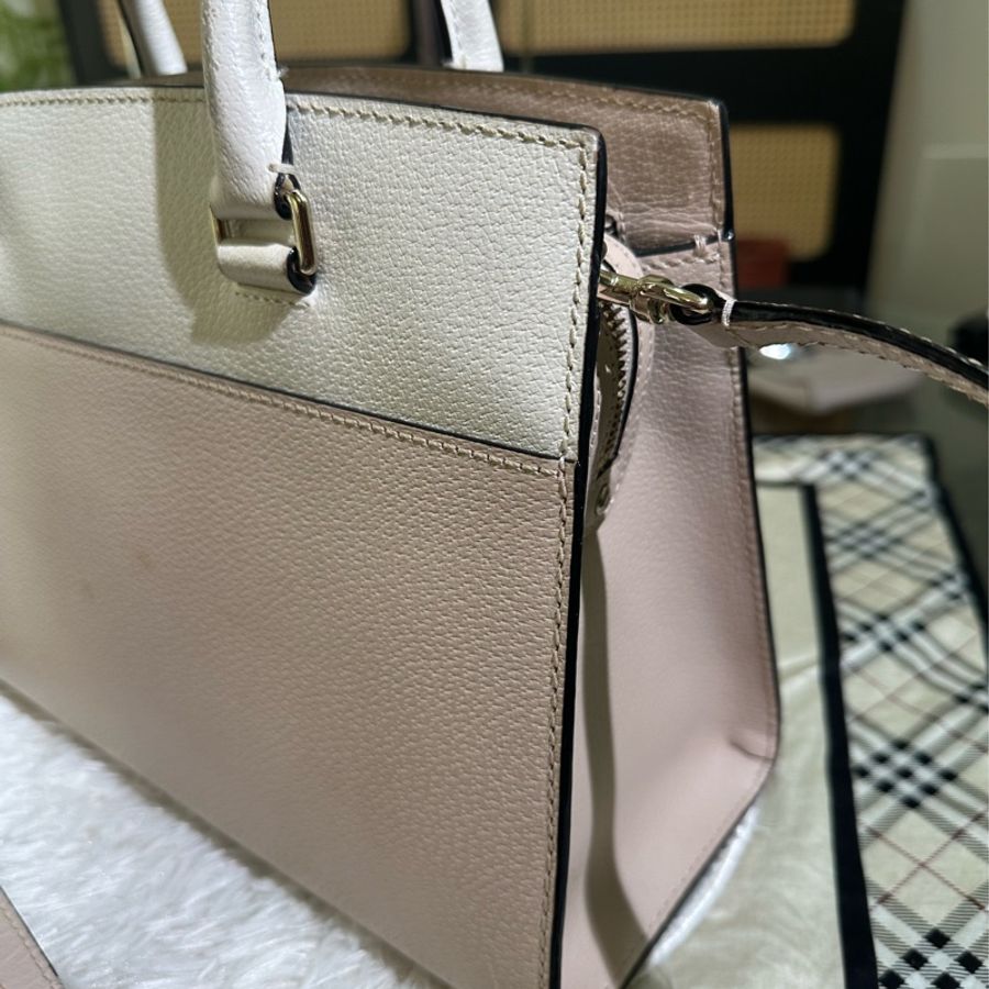 出清 Kate spade 拚色粉白斜背手提包-2