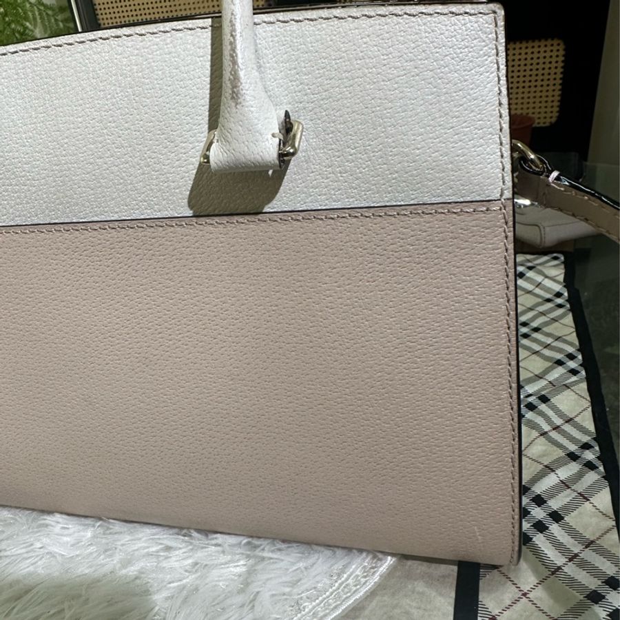 出清 Kate spade 拚色粉白斜背手提包-10