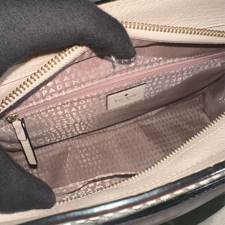 出清 Kate spade 拚色粉白斜背手提包-18