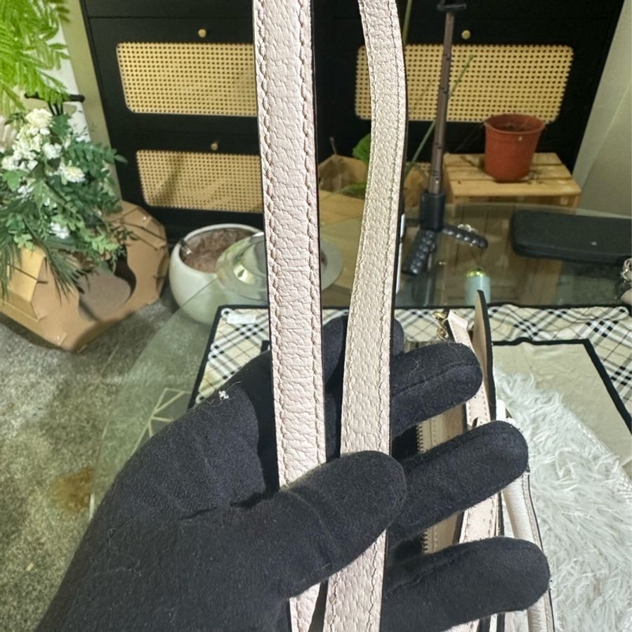 出清 Kate spade 拚色粉白斜背手提包-26