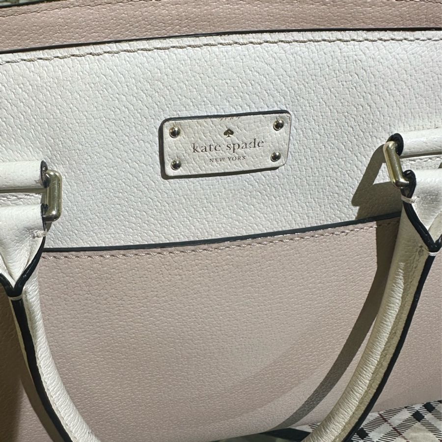 出清 Kate spade 拚色粉白斜背手提包-28