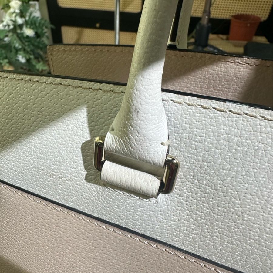出清 Kate spade 拚色粉白斜背手提包-31