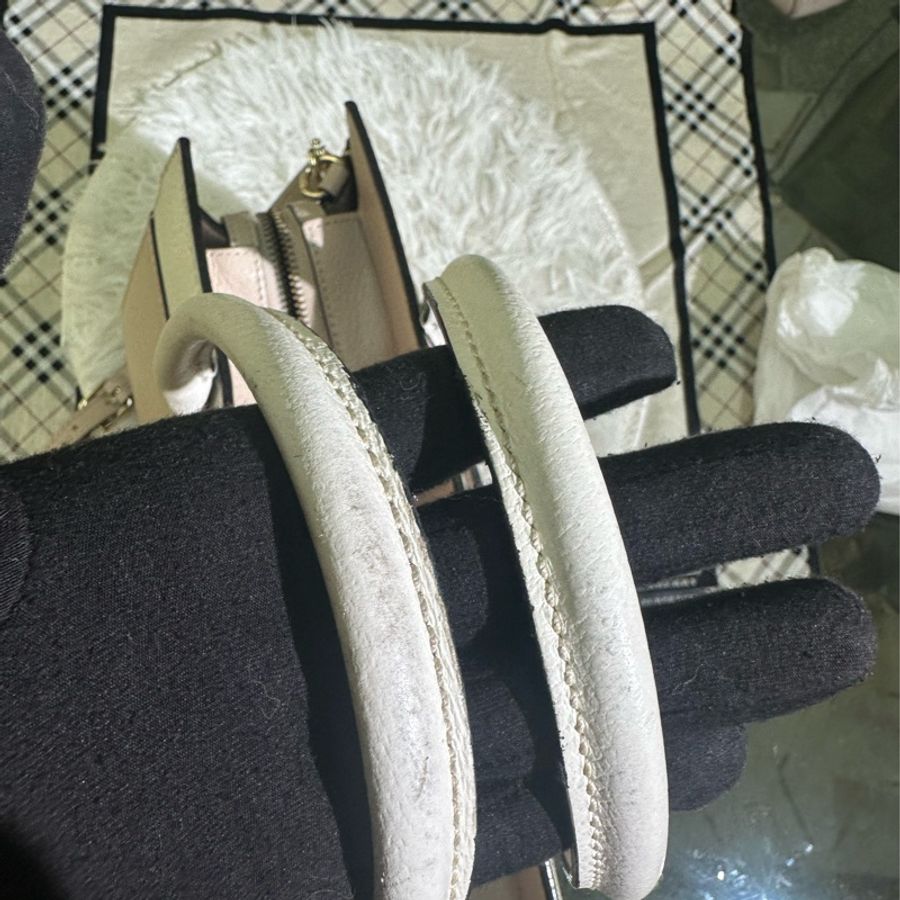 出清 Kate spade 拚色粉白斜背手提包-35