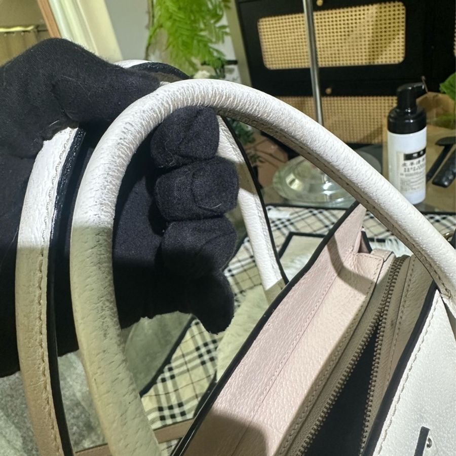 出清 Kate spade 拚色粉白斜背手提包-36