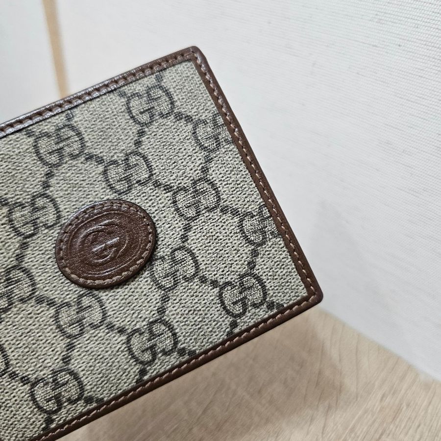 [甜價出❣️] Gucci Interlocking咖啡牛皮對開短夾-1
