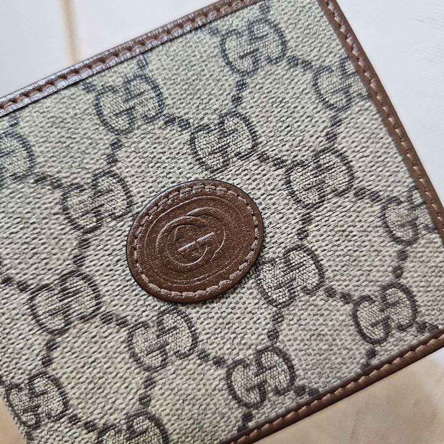 [甜價出❣️] Gucci Interlocking咖啡牛皮對開短夾-2