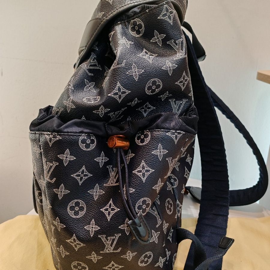 Louis Vuitto Monogram ink discovery backpack-2