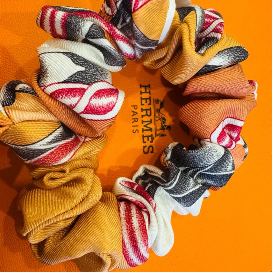全新正品 HERMES 100%真絲髮圈 Hermès Bella Scrunchie-4