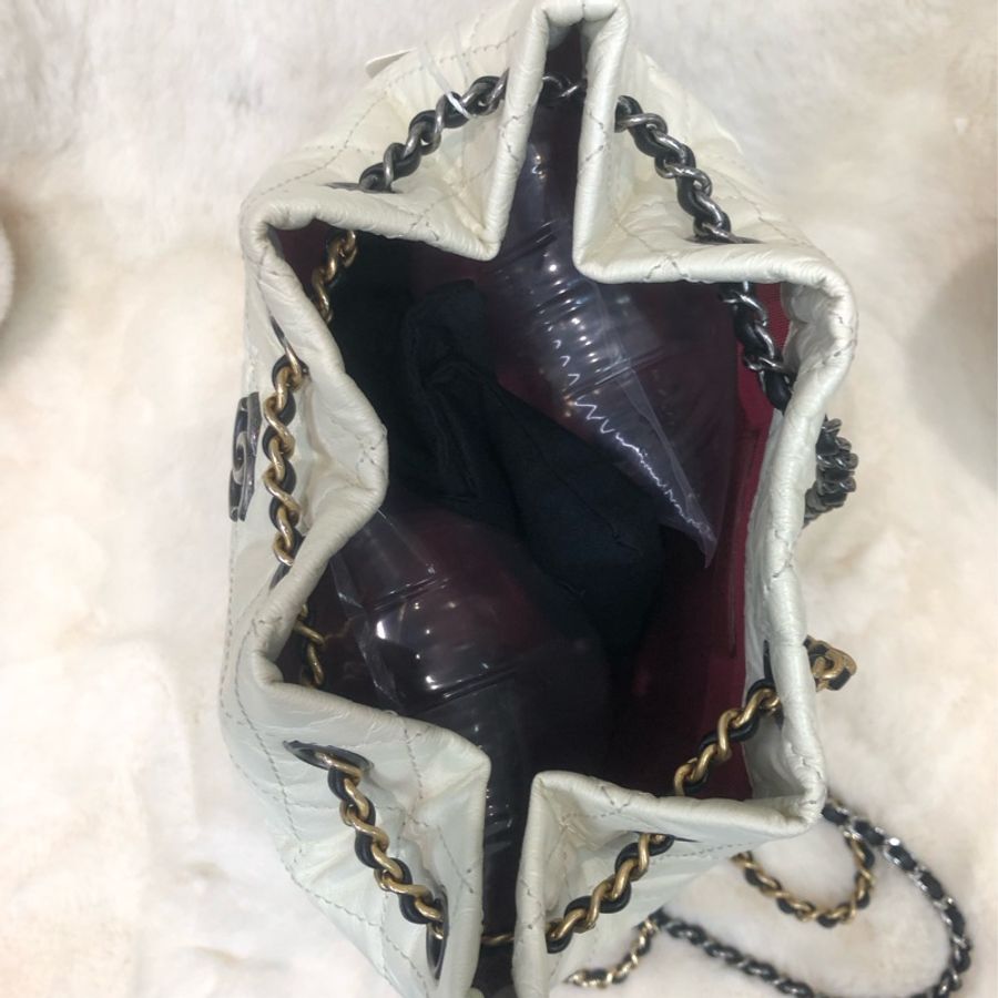 Chanel 黑白細size 流浪背包 XB727-6