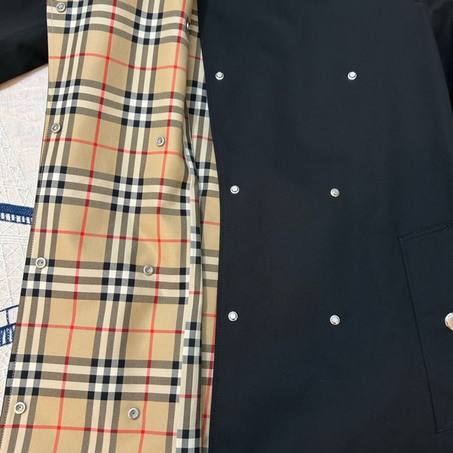 BURBERRY英國格紋翻領黑色風衣UK2-12