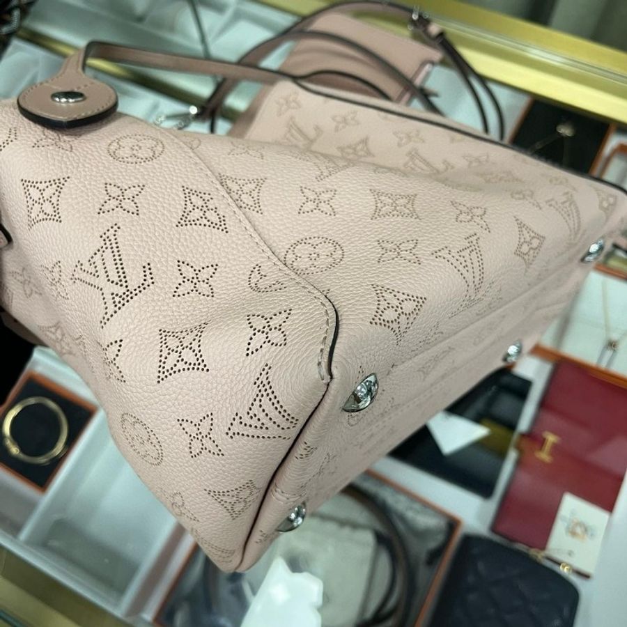 LV Hina bag-9