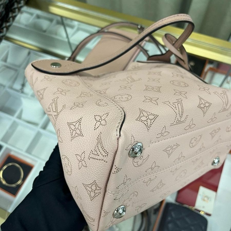 LV Hina bag-10