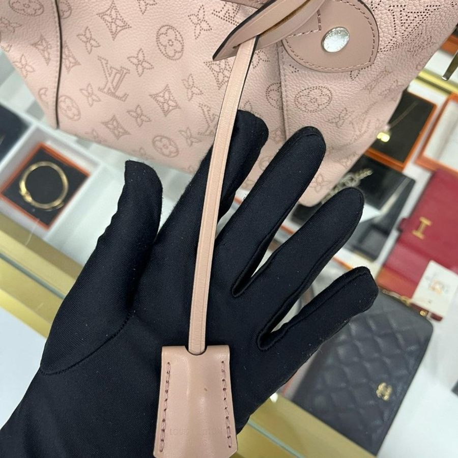 LV Hina bag-15