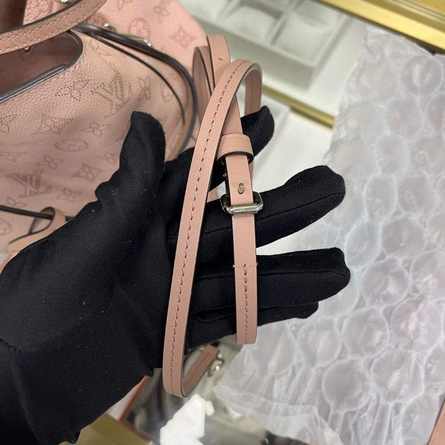 LV Hina bag-18